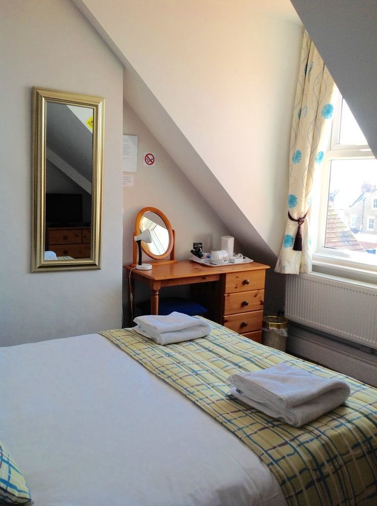 By The Sea Bed And Breakfast Eastbourne Dış mekan fotoğraf