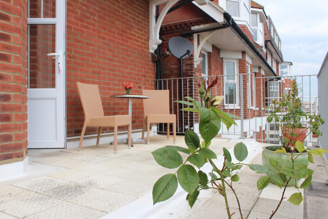 By The Sea Bed And Breakfast Eastbourne Dış mekan fotoğraf