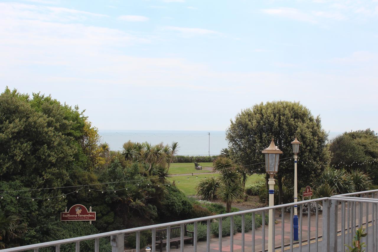 By The Sea Bed And Breakfast Eastbourne Dış mekan fotoğraf