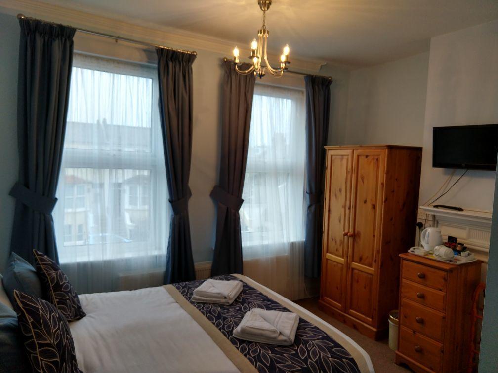 By The Sea Bed And Breakfast Eastbourne Dış mekan fotoğraf