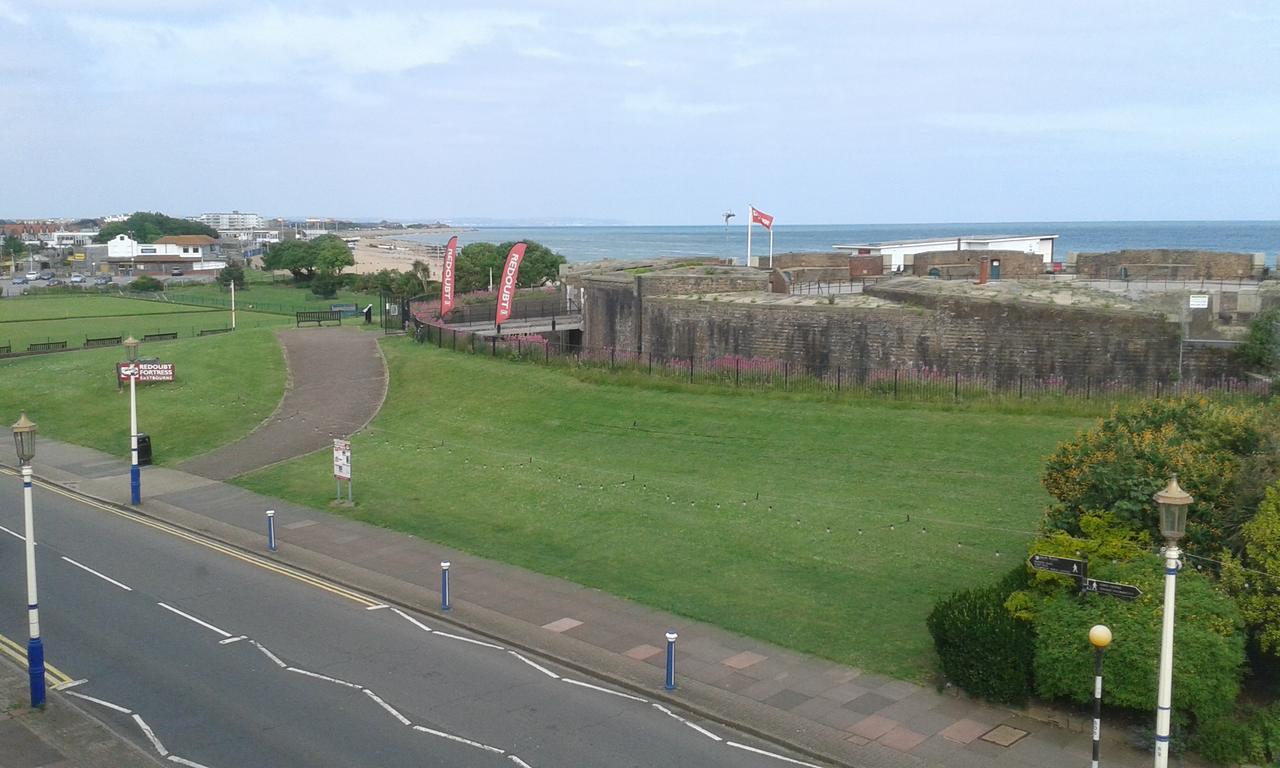 By The Sea Bed And Breakfast Eastbourne Dış mekan fotoğraf