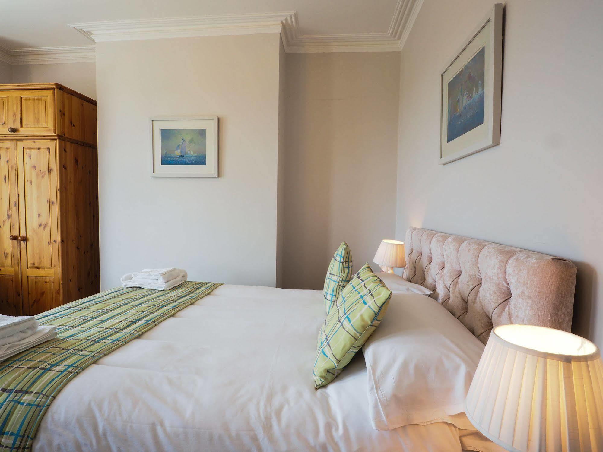 By The Sea Bed And Breakfast Eastbourne Dış mekan fotoğraf