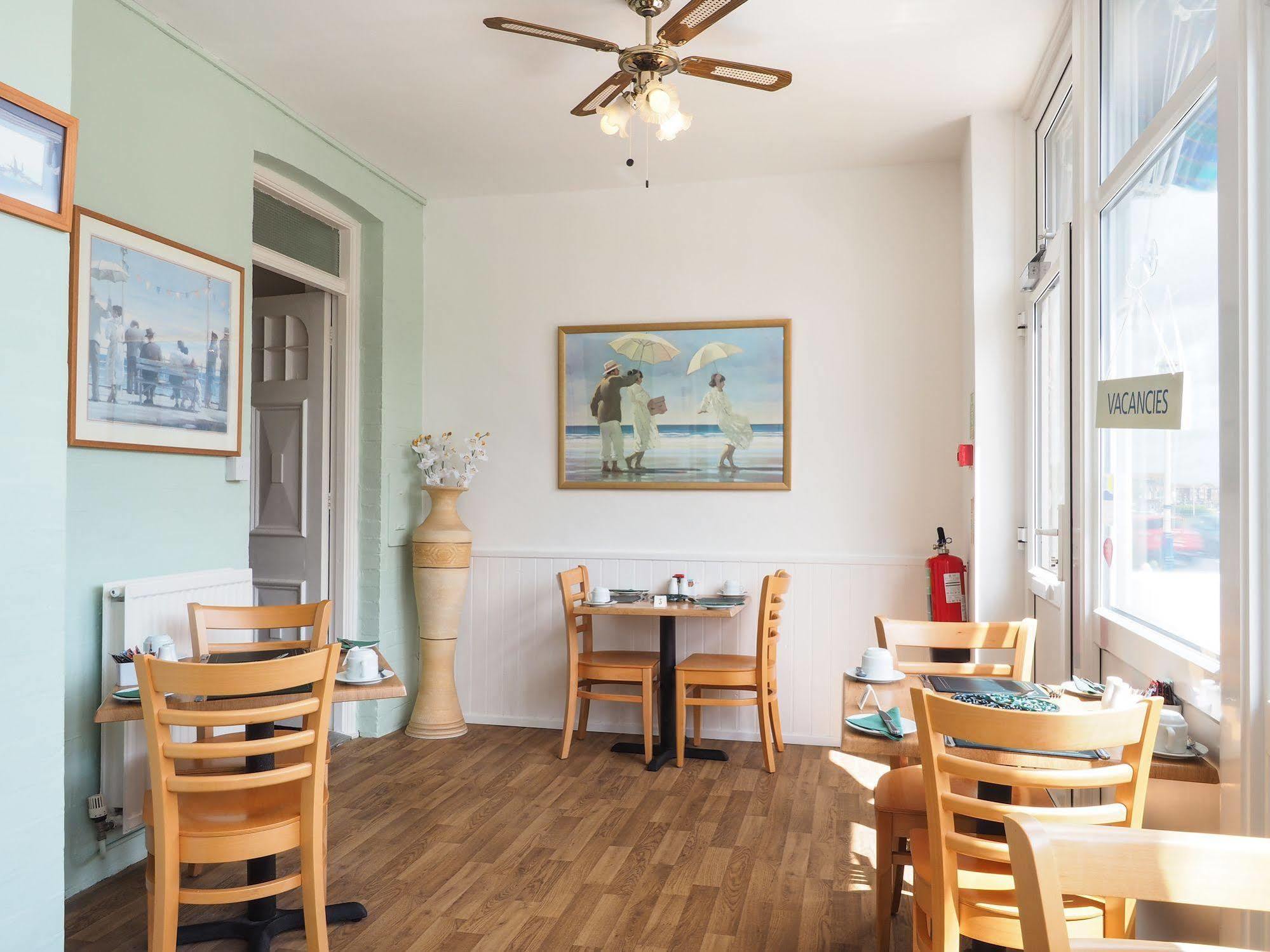 By The Sea Bed And Breakfast Eastbourne Dış mekan fotoğraf