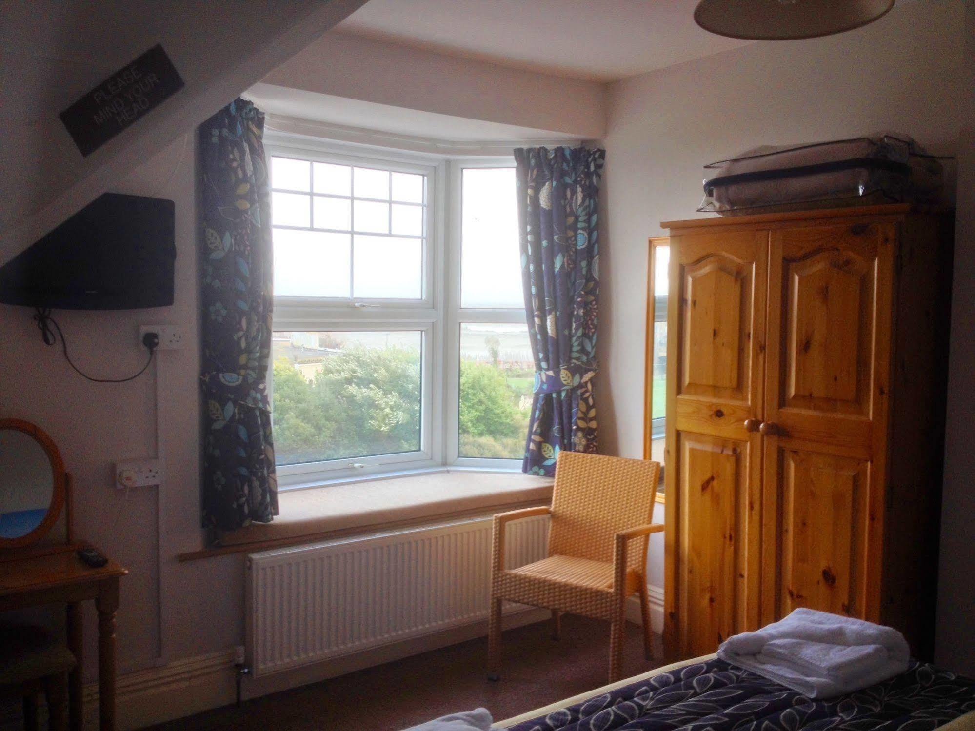 By The Sea Bed And Breakfast Eastbourne Dış mekan fotoğraf