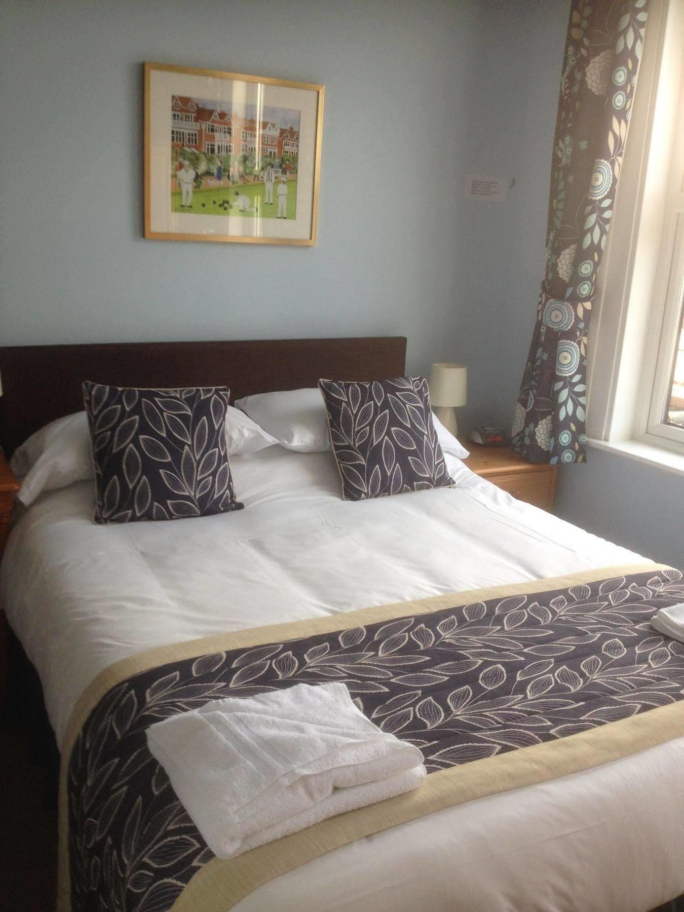 By The Sea Bed And Breakfast Eastbourne Dış mekan fotoğraf