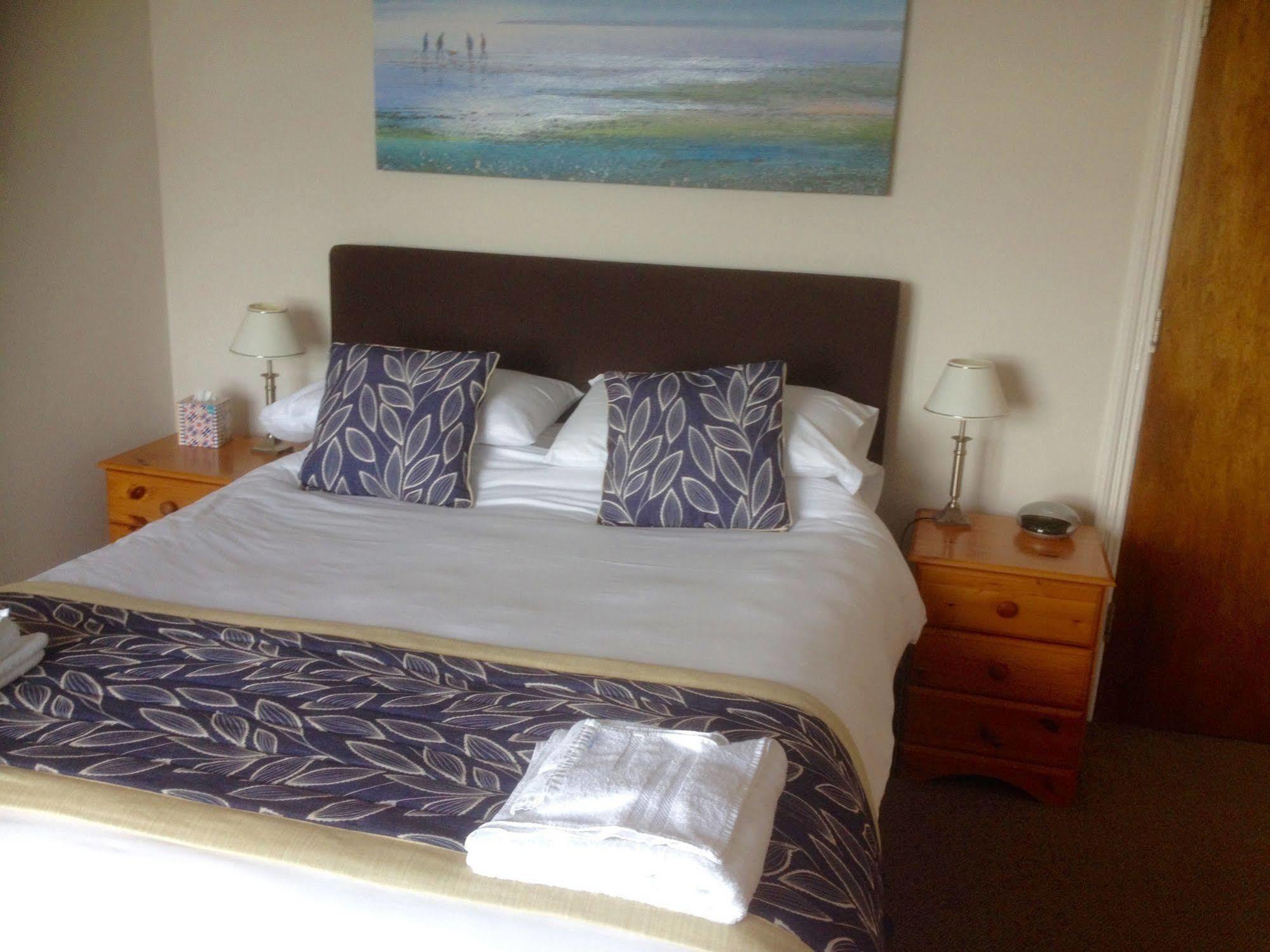 By The Sea Bed And Breakfast Eastbourne Dış mekan fotoğraf